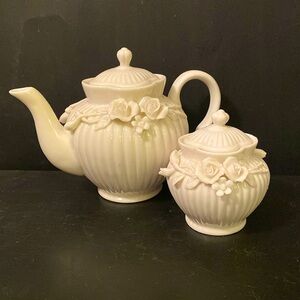 GRACE'S TEAWARE 2 PC SET “VICTORIAN ROSE”CREAM PORCELAIN TEAPOT+SUGAR Bowl